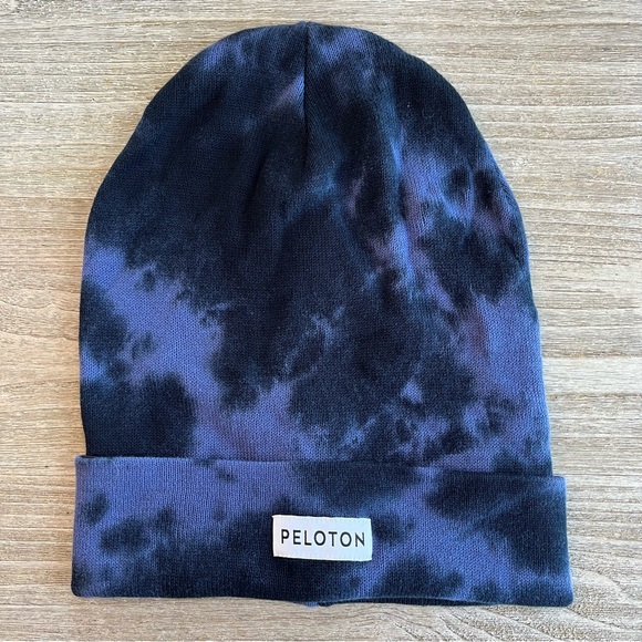Peloton tie dye beanie black and blue purple periwinkle oversized - Picture 2 of 5